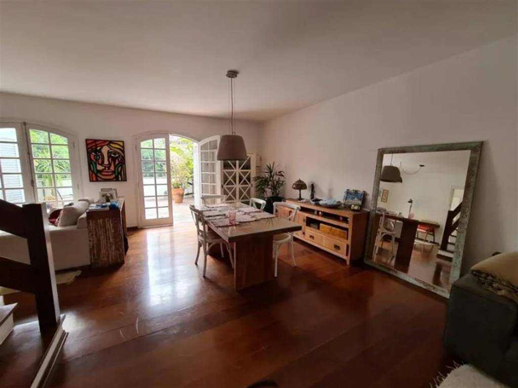 Casa com 4 quartos e 300 m² em Vila Guilhermina, Praia Grande