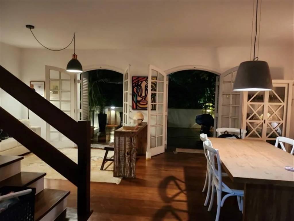 Casa com 4 quartos e 300 m² em Vila Guilhermina, Praia Grande