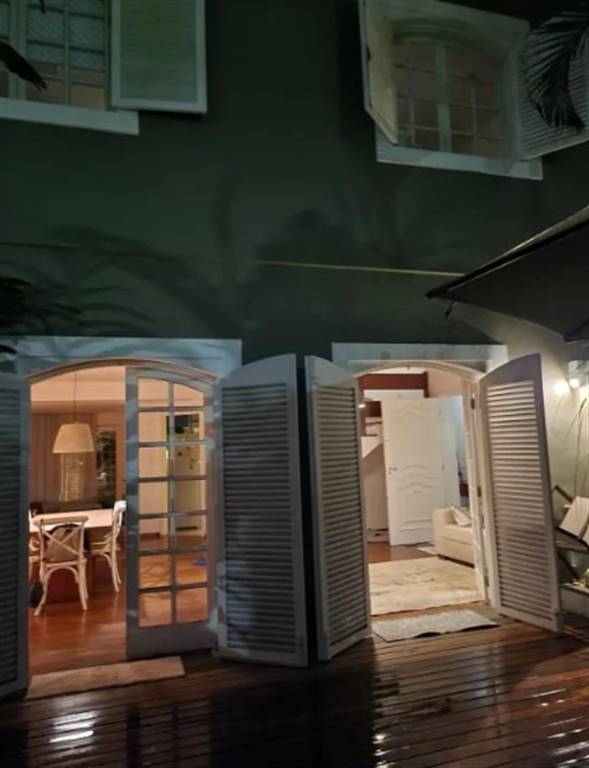 Casa com 4 quartos e 300 m² em Vila Guilhermina, Praia Grande