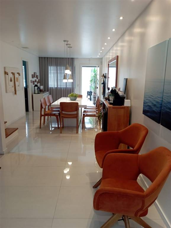 Casa com 3 quartos e 180 m² em Vila Guilhermina, Praia Grande