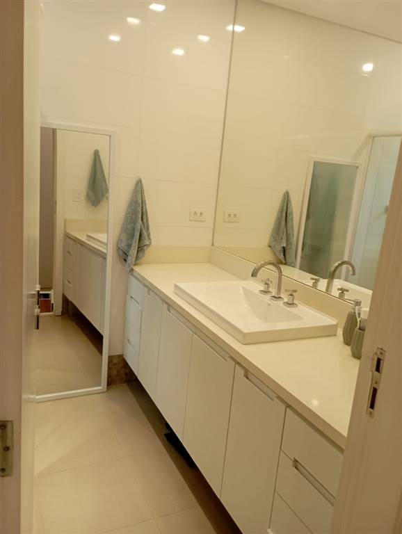 Casa com 3 quartos e 180 m² em Vila Guilhermina, Praia Grande