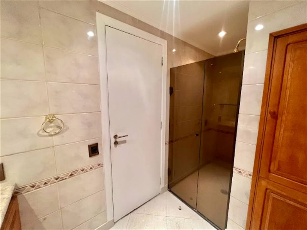 Apartamento com 3 quartos e 130 m² em Vila Guilhermina, Praia Grande
