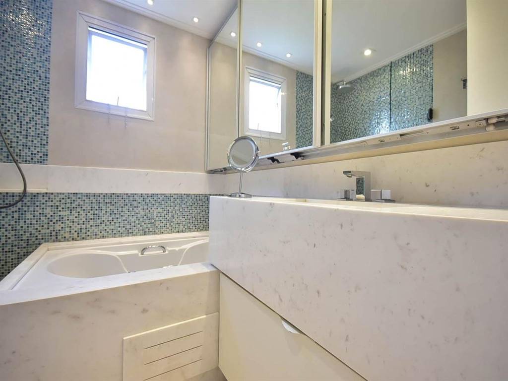 Apartamento com 3 quartos e 210 m² em Vila Guilhermina, Praia Grande