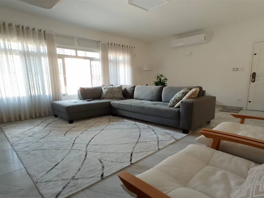 Casa com 3 quartos e 206 m² em Vila Guilhermina, Praia Grande