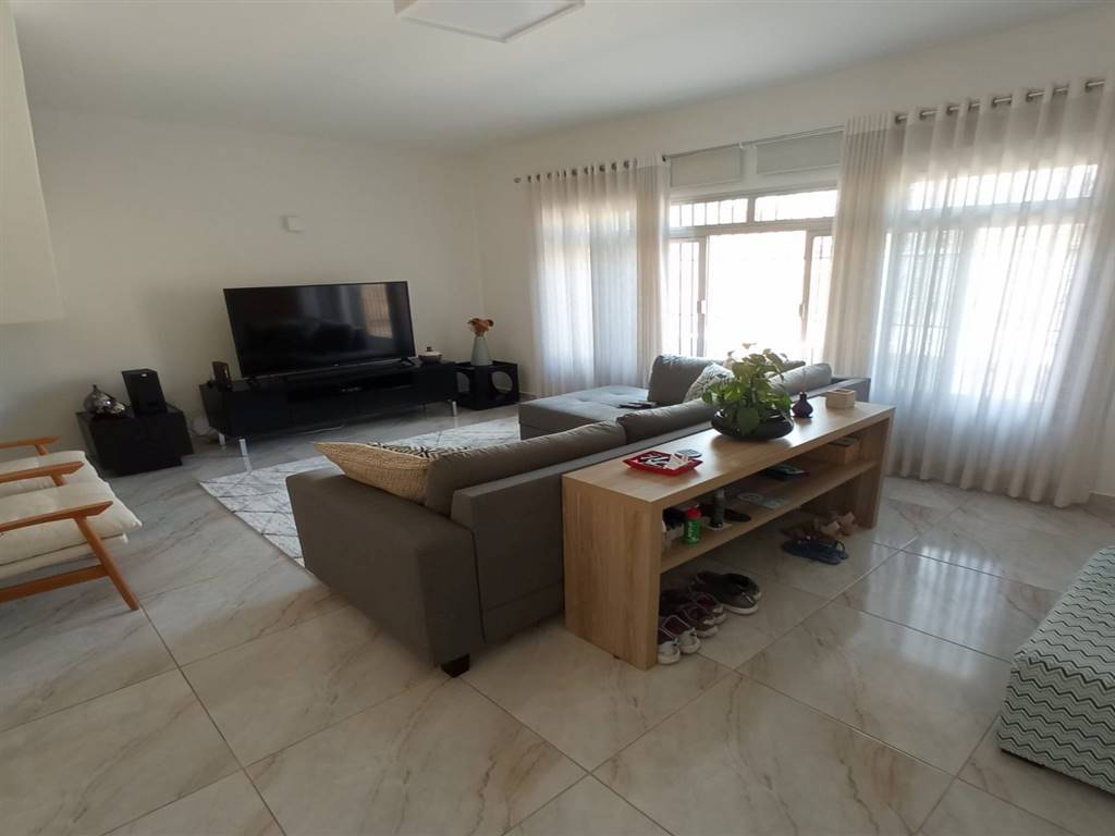 Casa com 3 quartos e 206 m² em Vila Guilhermina, Praia Grande