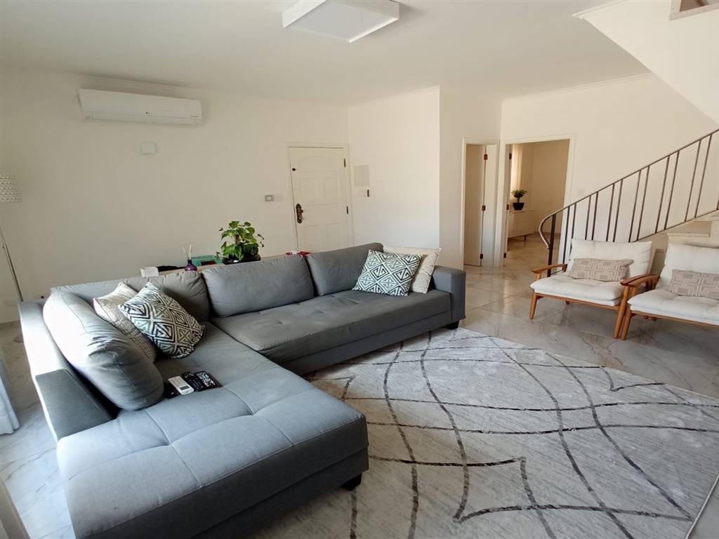 Casa com 3 quartos e 206 m² em Vila Guilhermina, Praia Grande