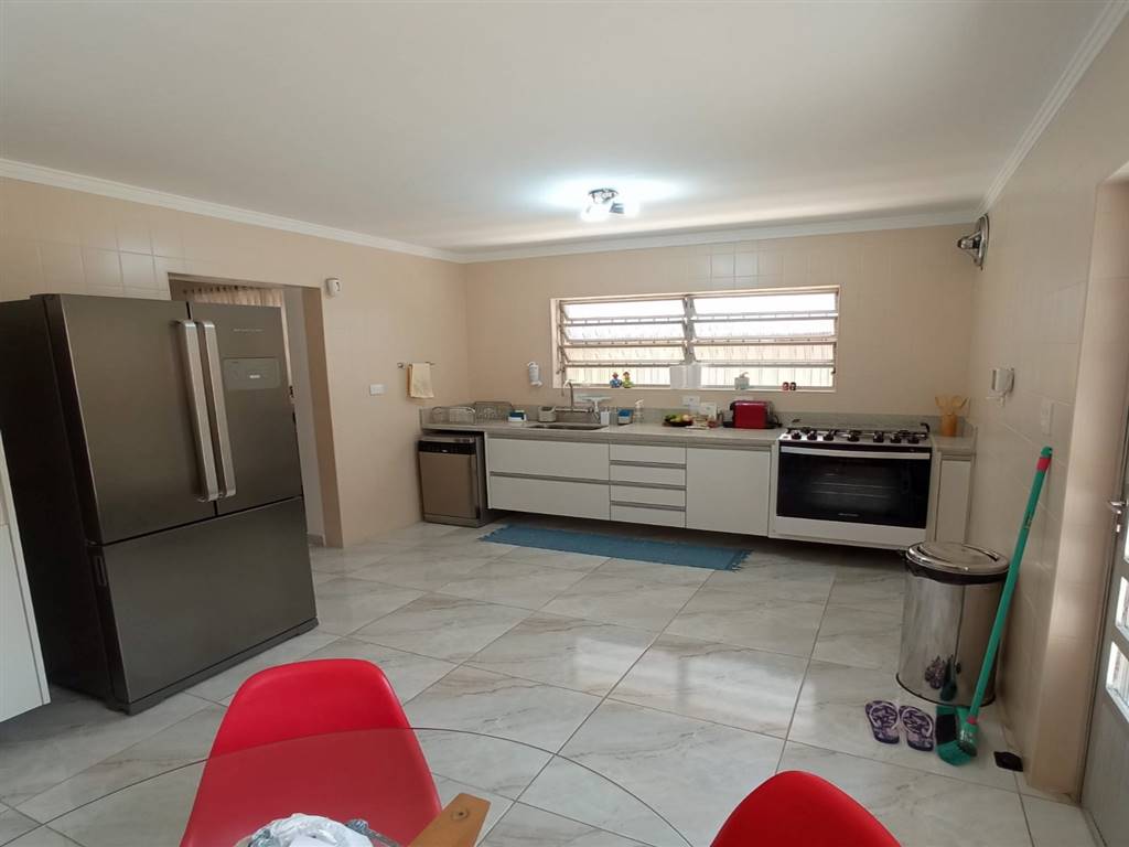 Casa com 3 quartos e 206 m² em Vila Guilhermina, Praia Grande
