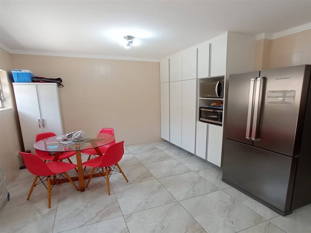 Casa com 3 quartos e 206 m² em Vila Guilhermina, Praia Grande