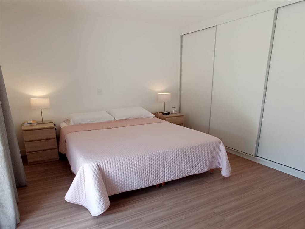 Casa com 3 quartos e 206 m² em Vila Guilhermina, Praia Grande
