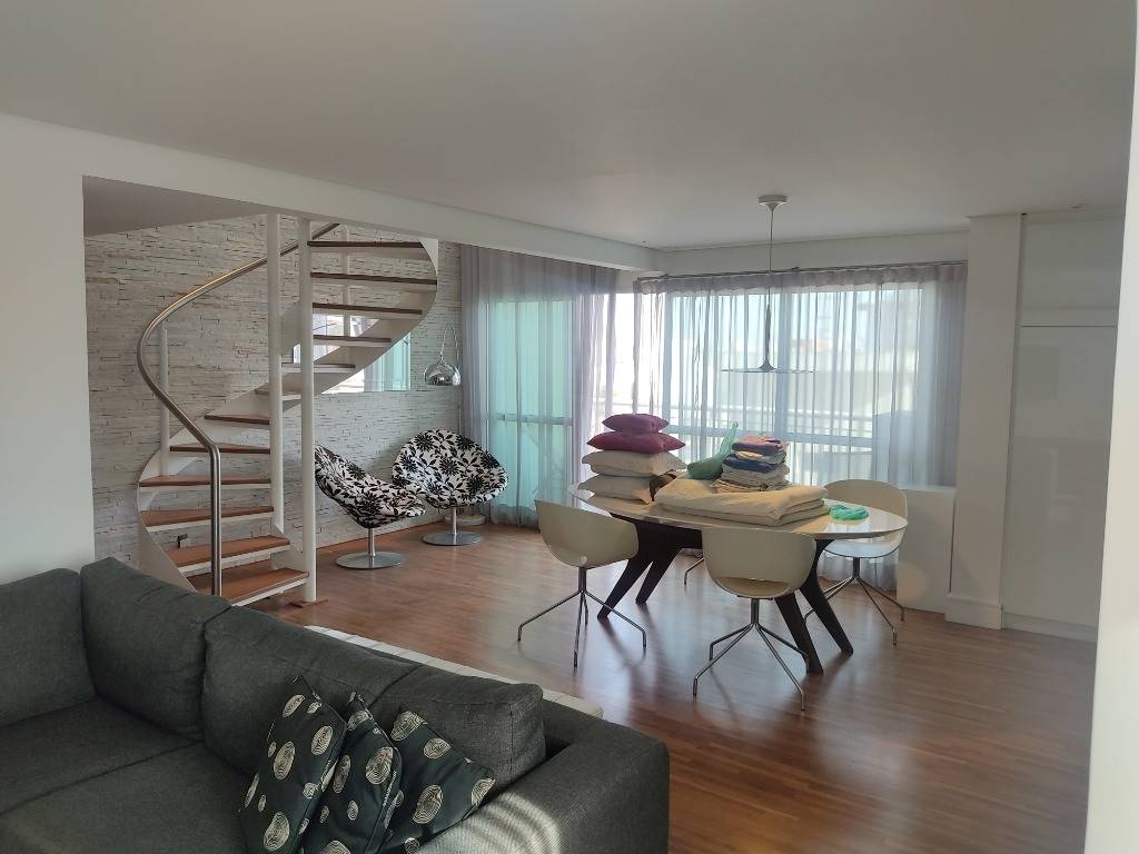 Apartamento com 1 quarto e 104 m² em Vila Guilhermina, Praia Grande