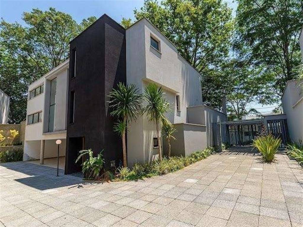 Casa com 4 quartos e 719 m² em Vila Guilhermina, Praia Grande