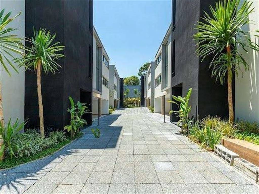 Casa com 4 quartos e 719 m² em Vila Guilhermina, Praia Grande