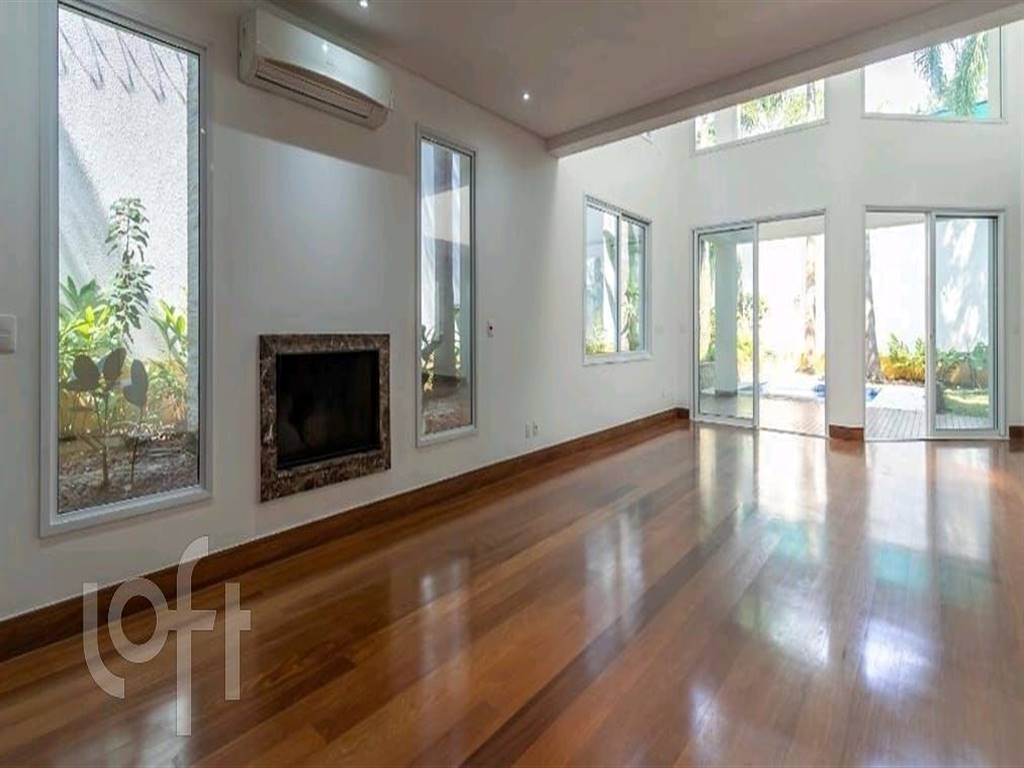 Casa com 4 quartos e 765 m² em Vila Guilhermina, Praia Grande