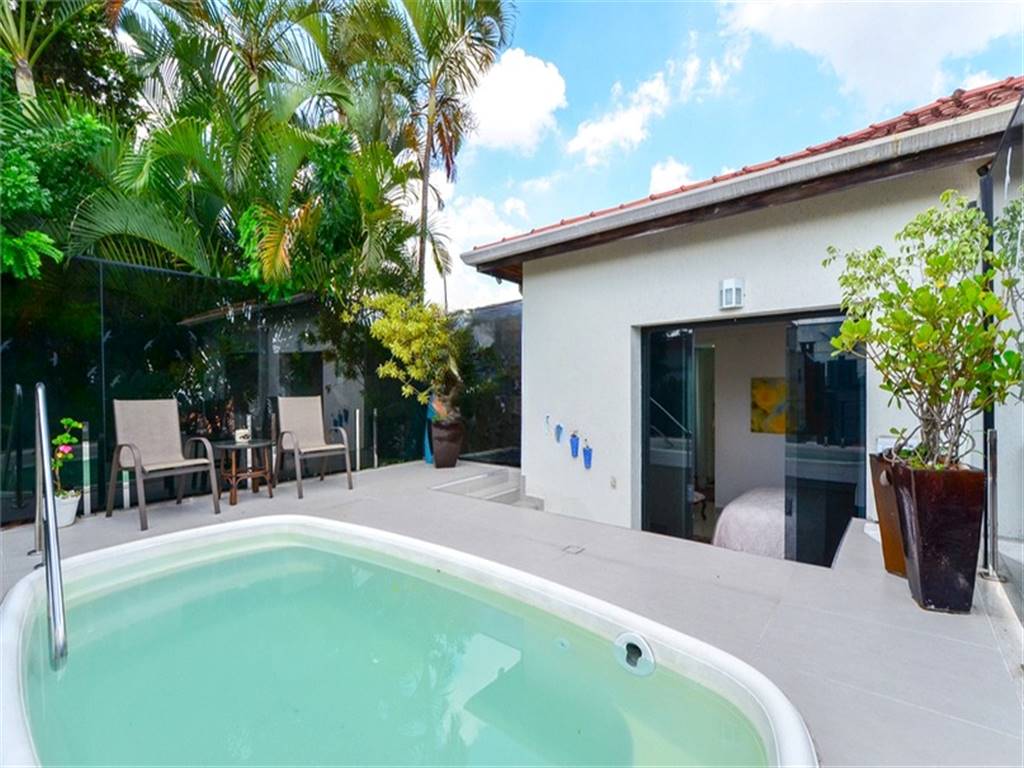 Casa com 4 quartos e 264 m² em Vila Guilhermina, Praia Grande