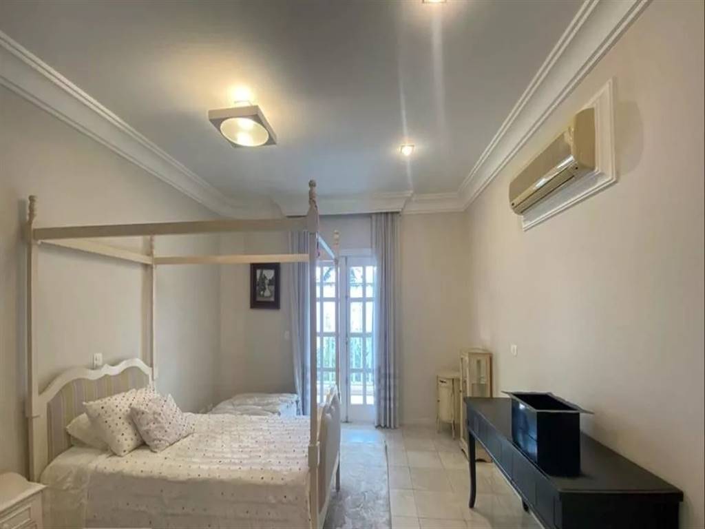 Casa com 4 quartos e 610 m² em Vila Guilhermina, Praia Grande