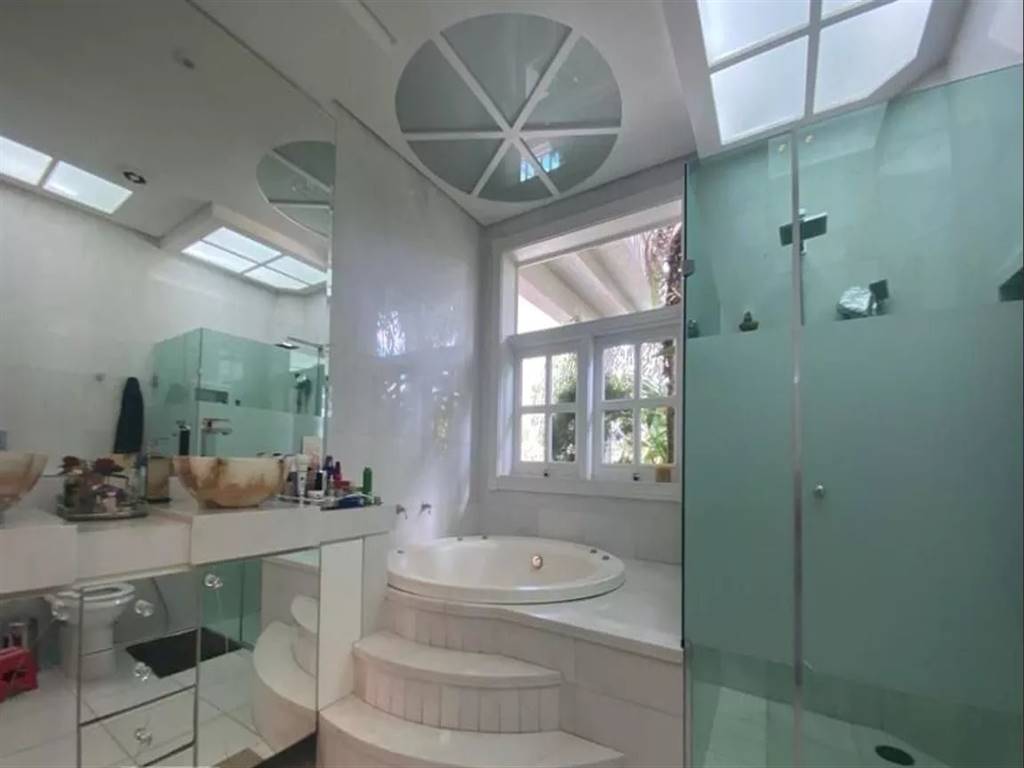 Casa com 4 quartos e 610 m² em Vila Guilhermina, Praia Grande