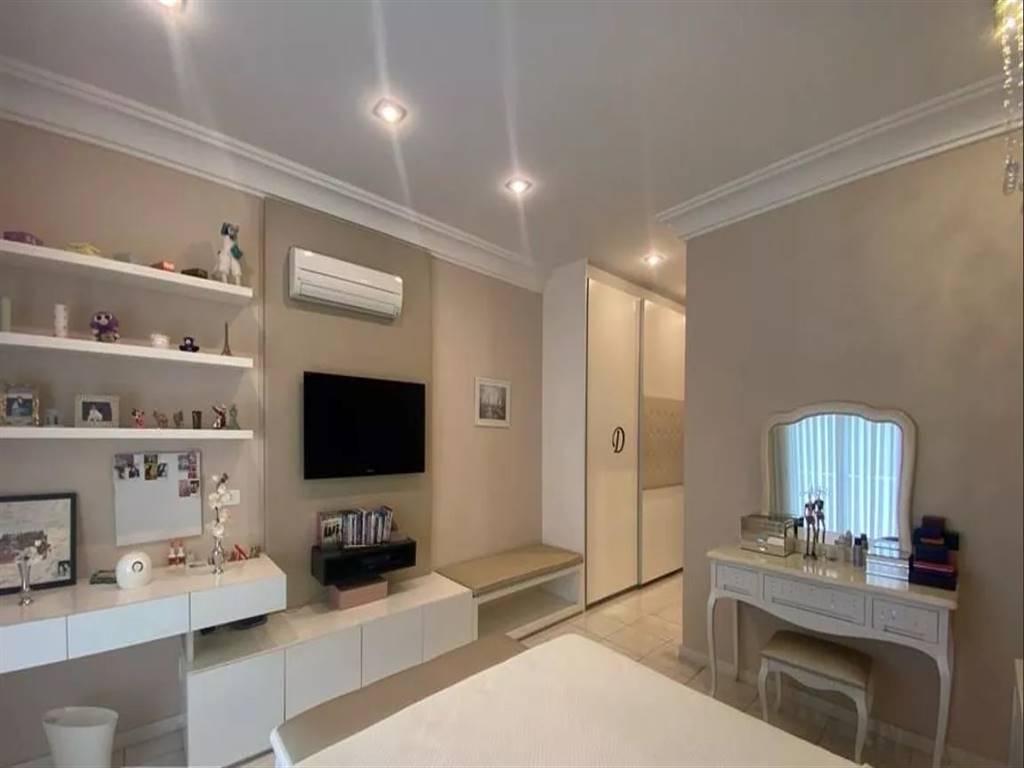 Casa com 4 quartos e 610 m² em Vila Guilhermina, Praia Grande