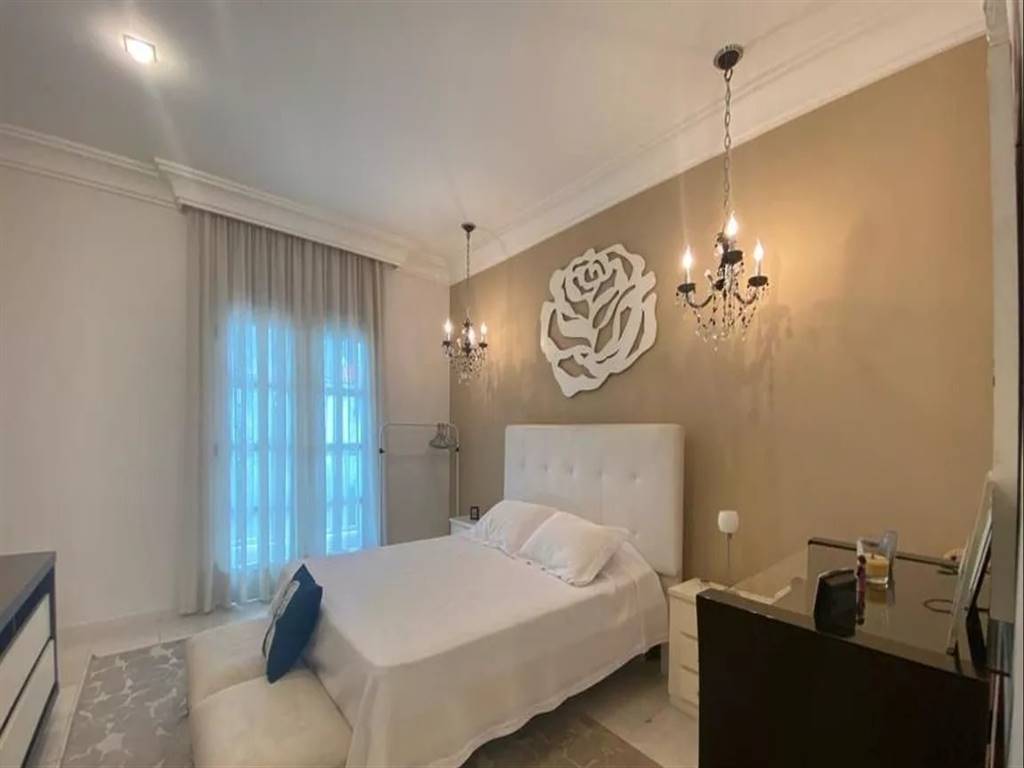 Casa com 4 quartos e 610 m² em Vila Guilhermina, Praia Grande
