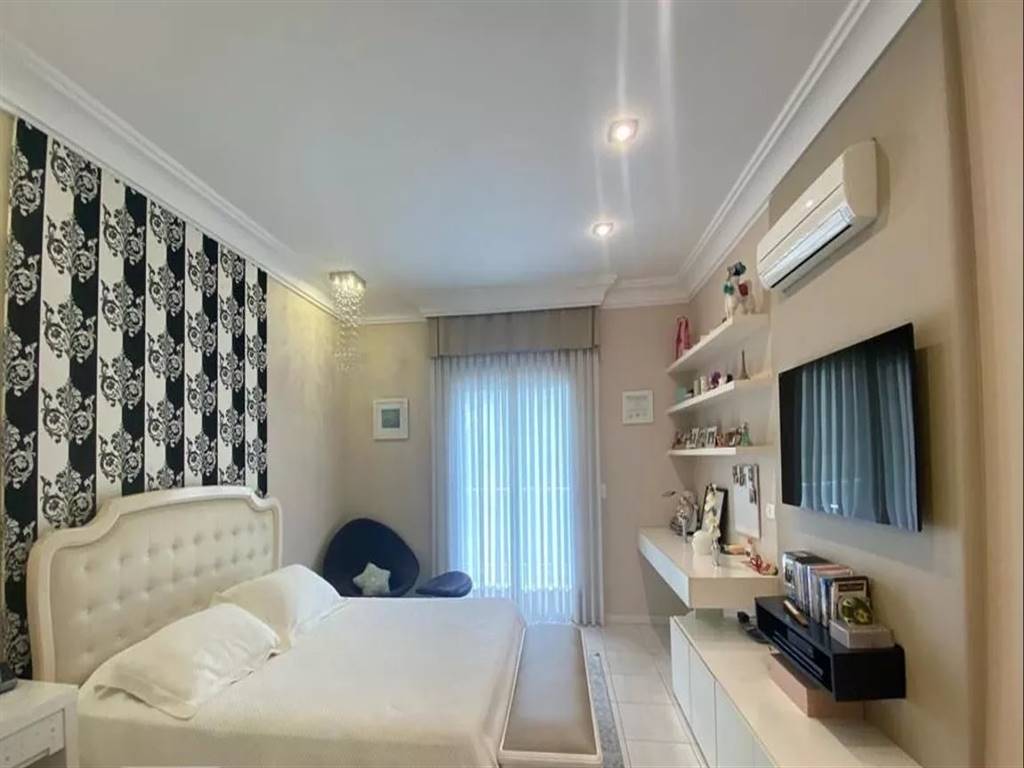 Casa com 4 quartos e 610 m² em Vila Guilhermina, Praia Grande