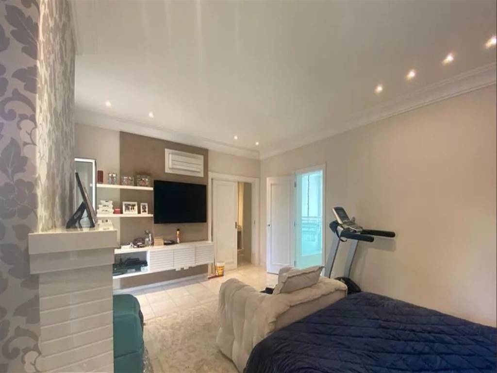 Casa com 4 quartos e 610 m² em Vila Guilhermina, Praia Grande