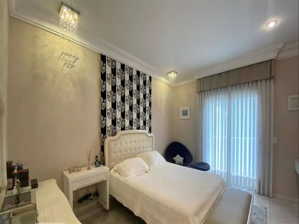 Casa com 4 quartos e 610 m² em Vila Guilhermina, Praia Grande