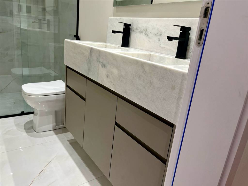 Apartamento com 2 quartos e 92 m² em Vila Guilhermina, Praia Grande