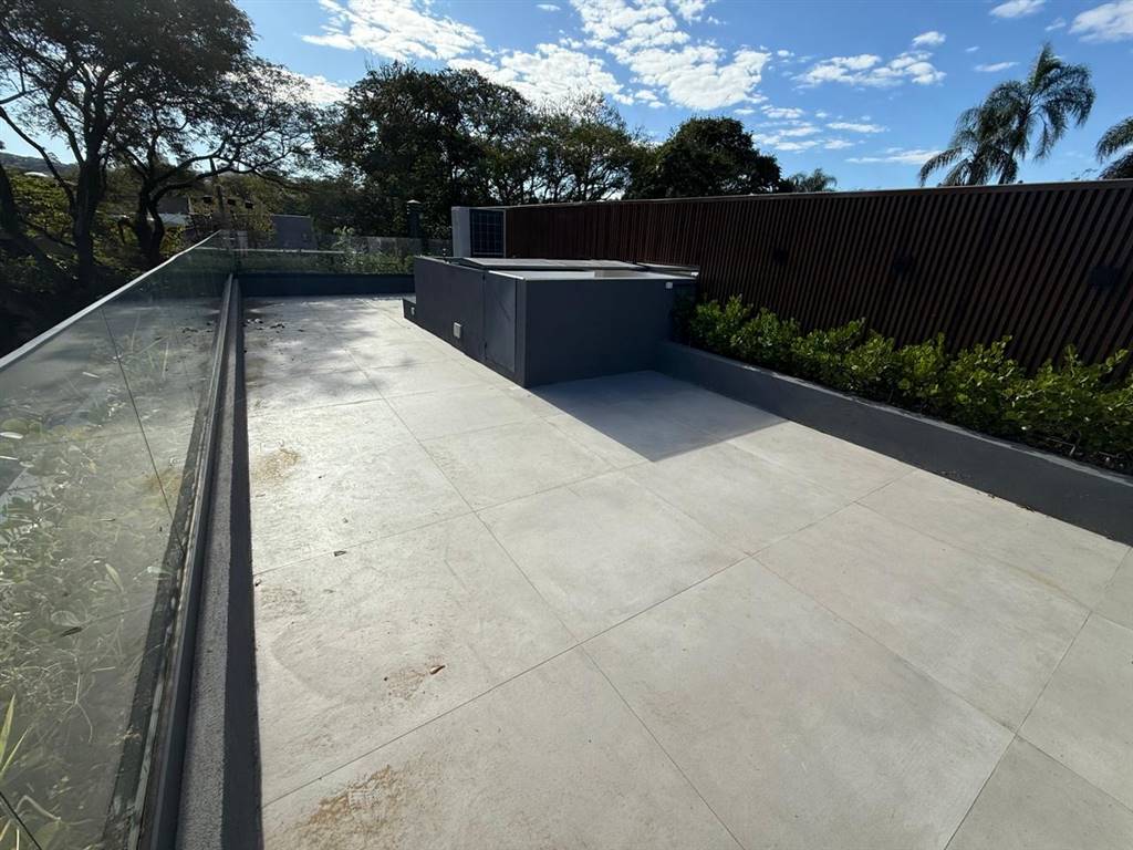 Casa com 3 quartos e 565 m² em Vila Guilhermina, Praia Grande