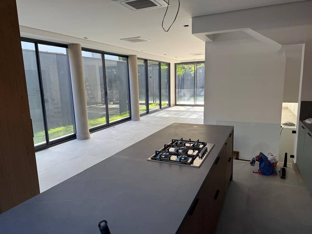 Casa com 3 quartos e 565 m² em Vila Guilhermina, Praia Grande