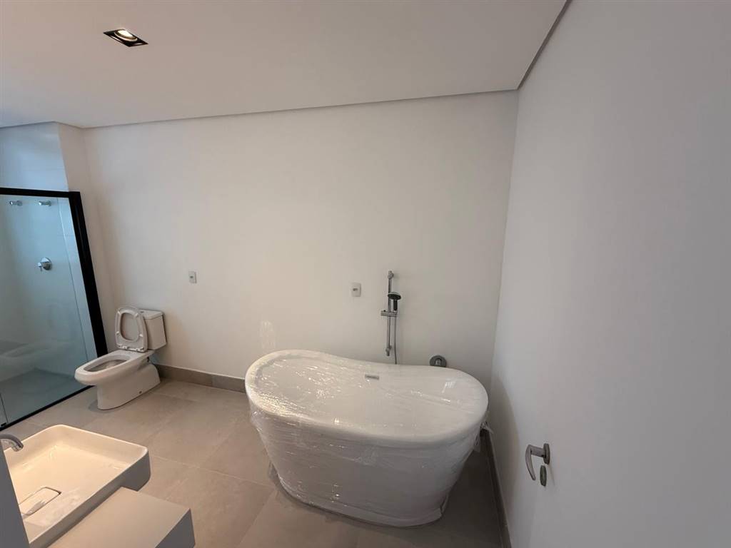Casa com 3 quartos e 565 m² em Vila Guilhermina, Praia Grande