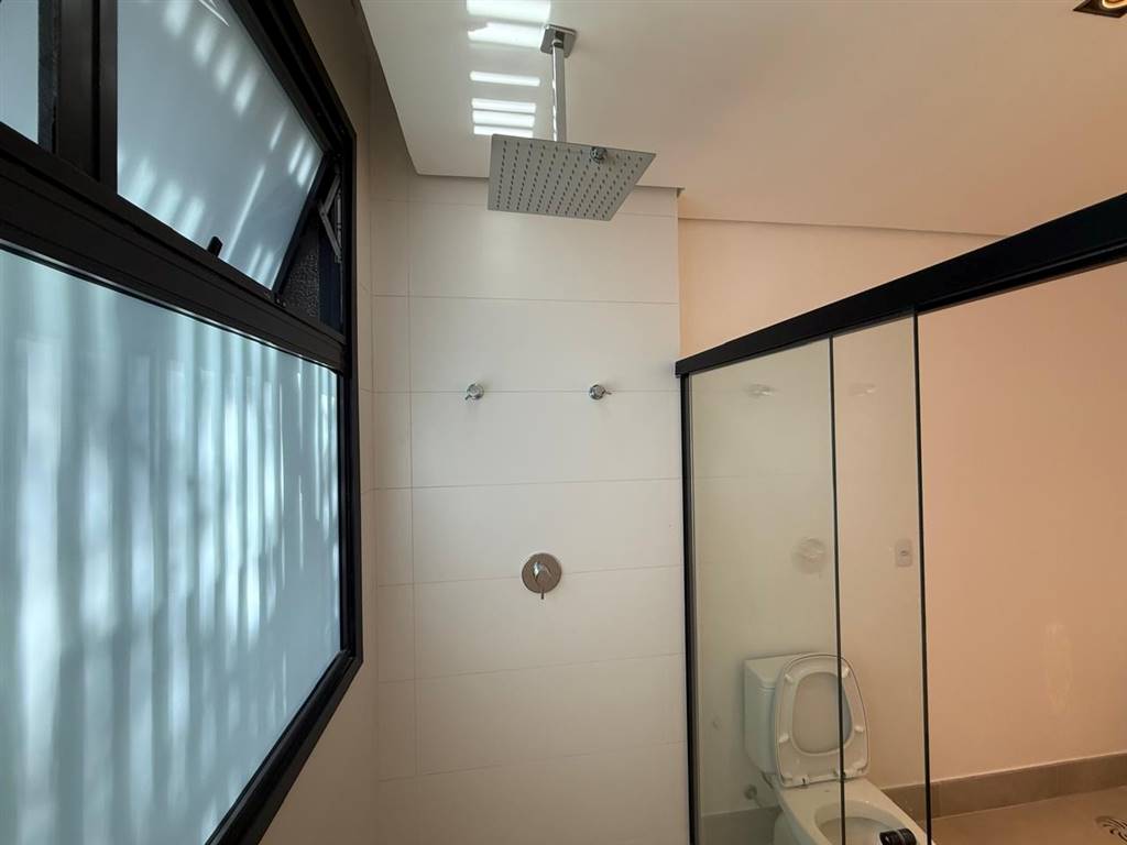 Casa com 3 quartos e 565 m² em Vila Guilhermina, Praia Grande