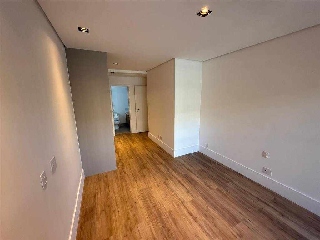 Casa com 3 quartos e 565 m² em Vila Guilhermina, Praia Grande