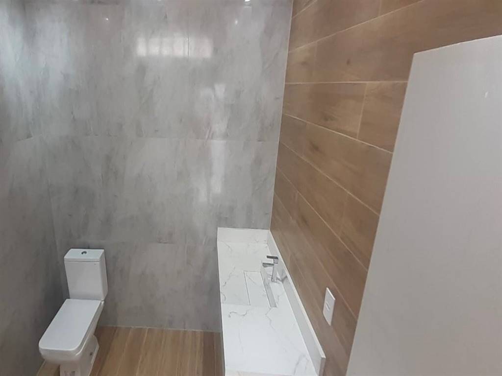 Casa com 3 quartos e 250 m² em Vila Guilhermina, Praia Grande