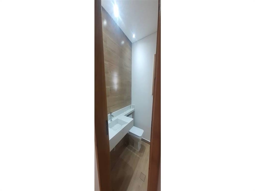 Casa com 3 quartos e 250 m² em Vila Guilhermina, Praia Grande