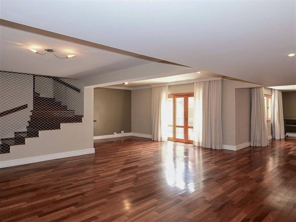 Casa com 3 quartos e 200 m² em Vila Guilhermina, Praia Grande
