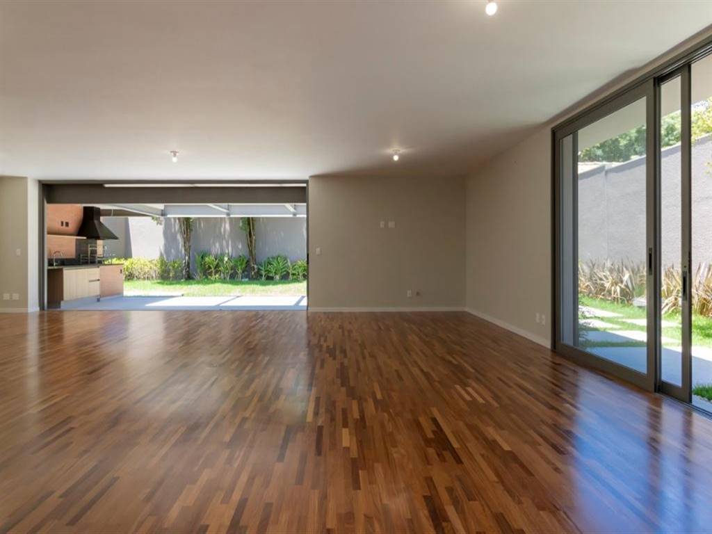 Casa com 5 quartos e 371 m² em Vila Guilhermina, Praia Grande