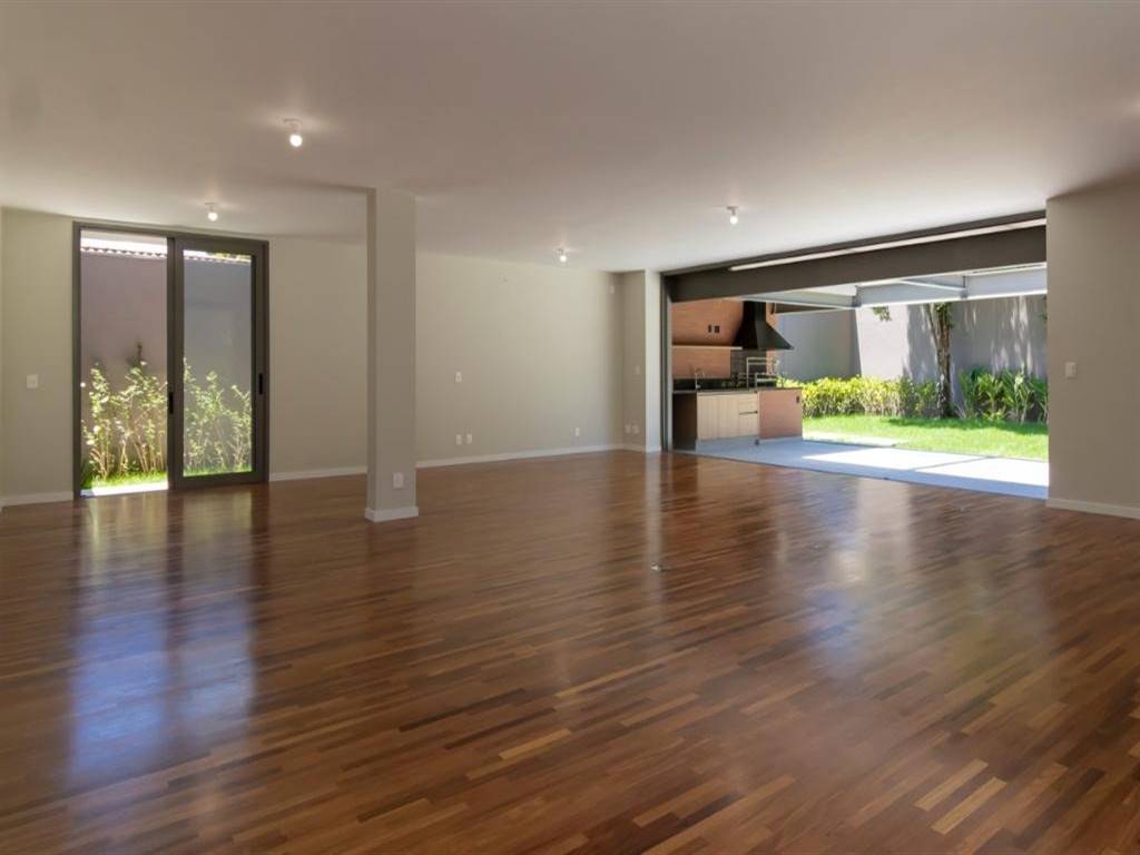Casa com 5 quartos e 371 m² em Vila Guilhermina, Praia Grande