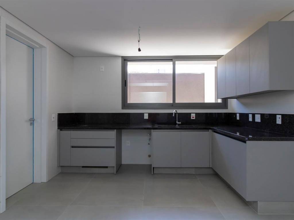 Casa com 5 quartos e 371 m² em Vila Guilhermina, Praia Grande