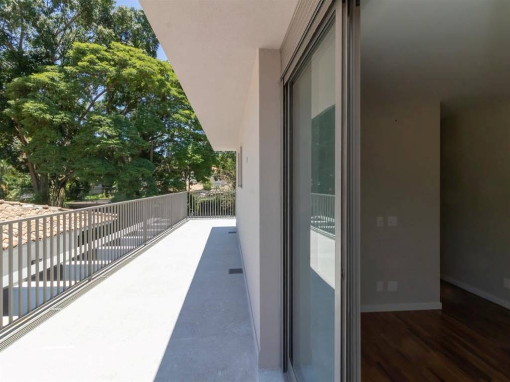 Casa com 5 quartos e 371 m² em Vila Guilhermina, Praia Grande
