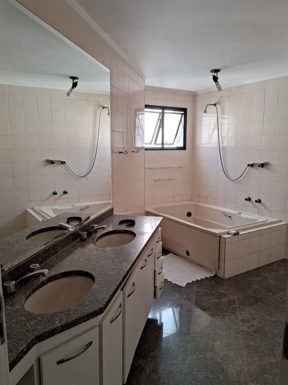 Apartamento com 4 quartos e 236 m² em Vila Guilhermina, Praia Grande
