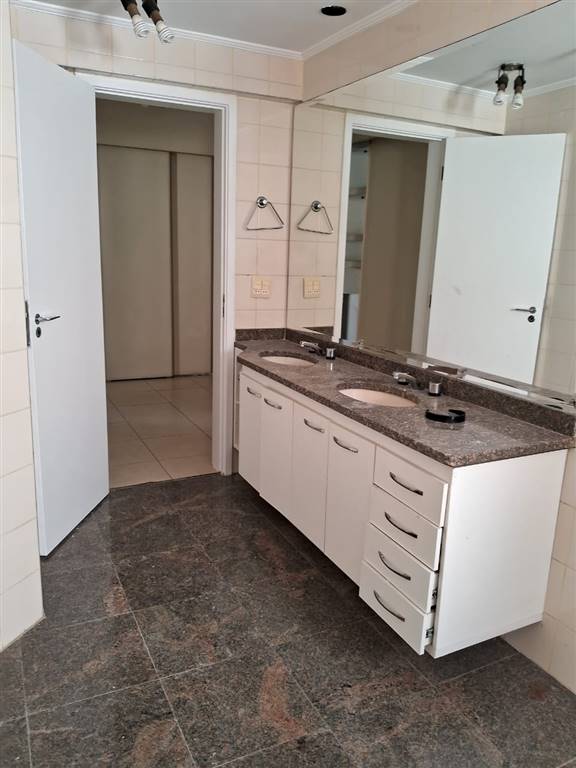 Apartamento com 4 quartos e 236 m² em Vila Guilhermina, Praia Grande
