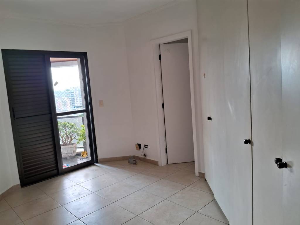 Apartamento com 4 quartos e 236 m² em Vila Guilhermina, Praia Grande