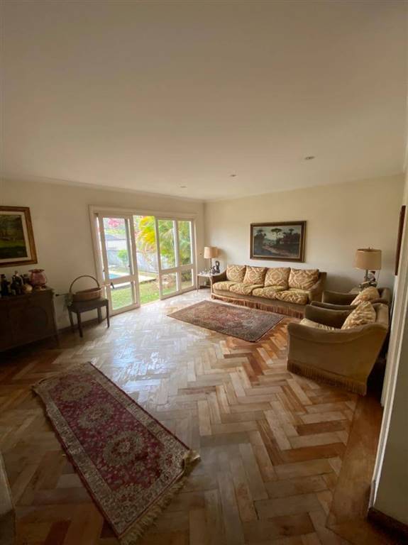 Casa com 6 quartos e 350 m² em Vila Guilhermina, Praia Grande