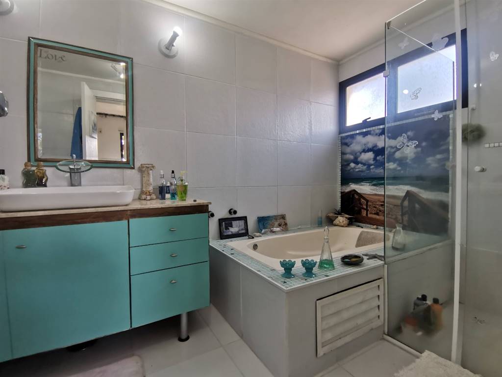 Apartamento com 3 quartos e 132 m² em Vila Guilhermina, Praia Grande