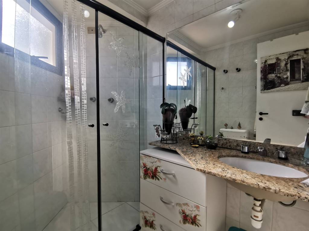 Apartamento com 3 quartos e 132 m² em Vila Guilhermina, Praia Grande