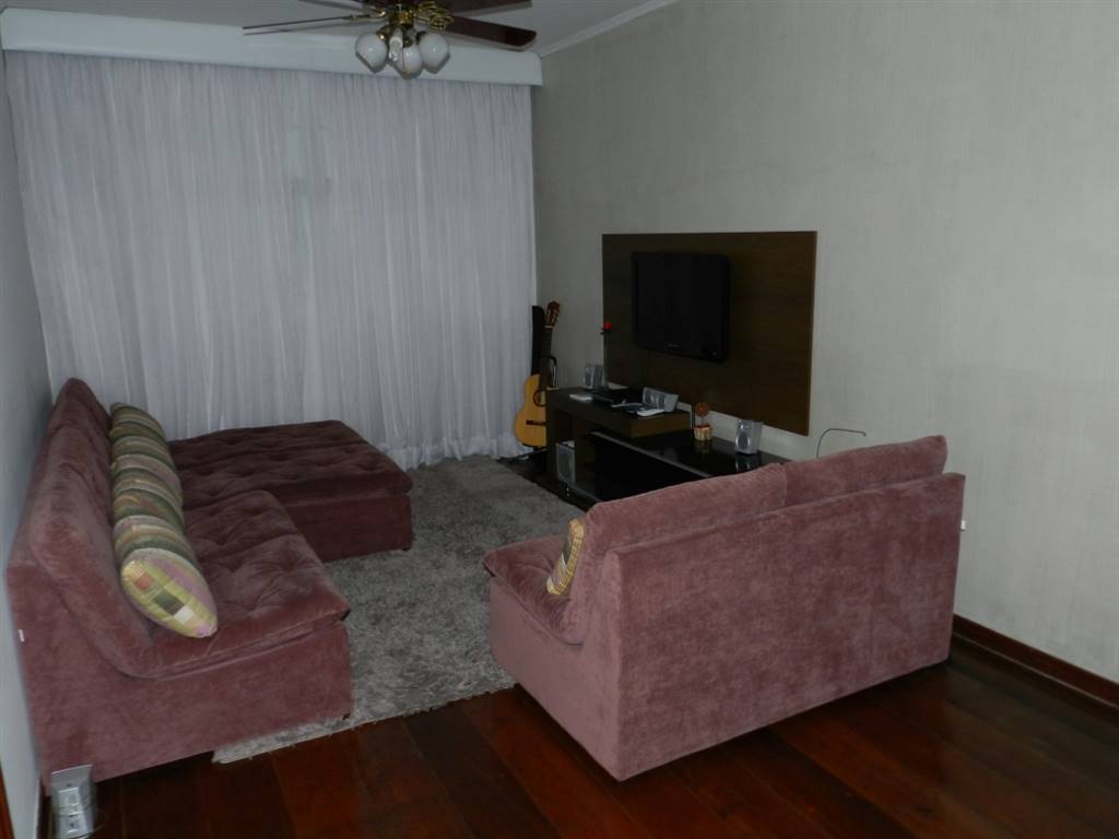 Casa com 5 quartos e 240 m² em Vila Guilhermina, Praia Grande