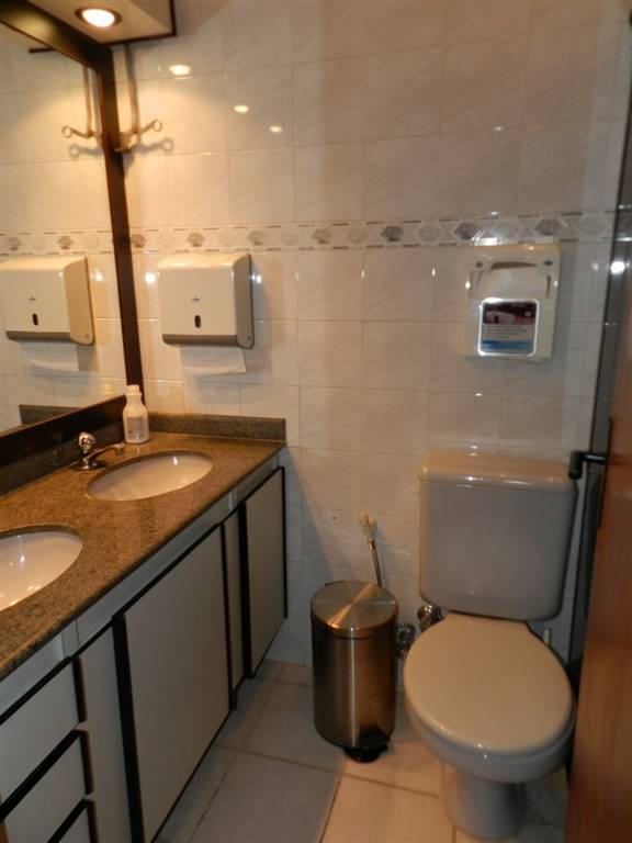 Casa com 5 quartos e 240 m² em Vila Guilhermina, Praia Grande