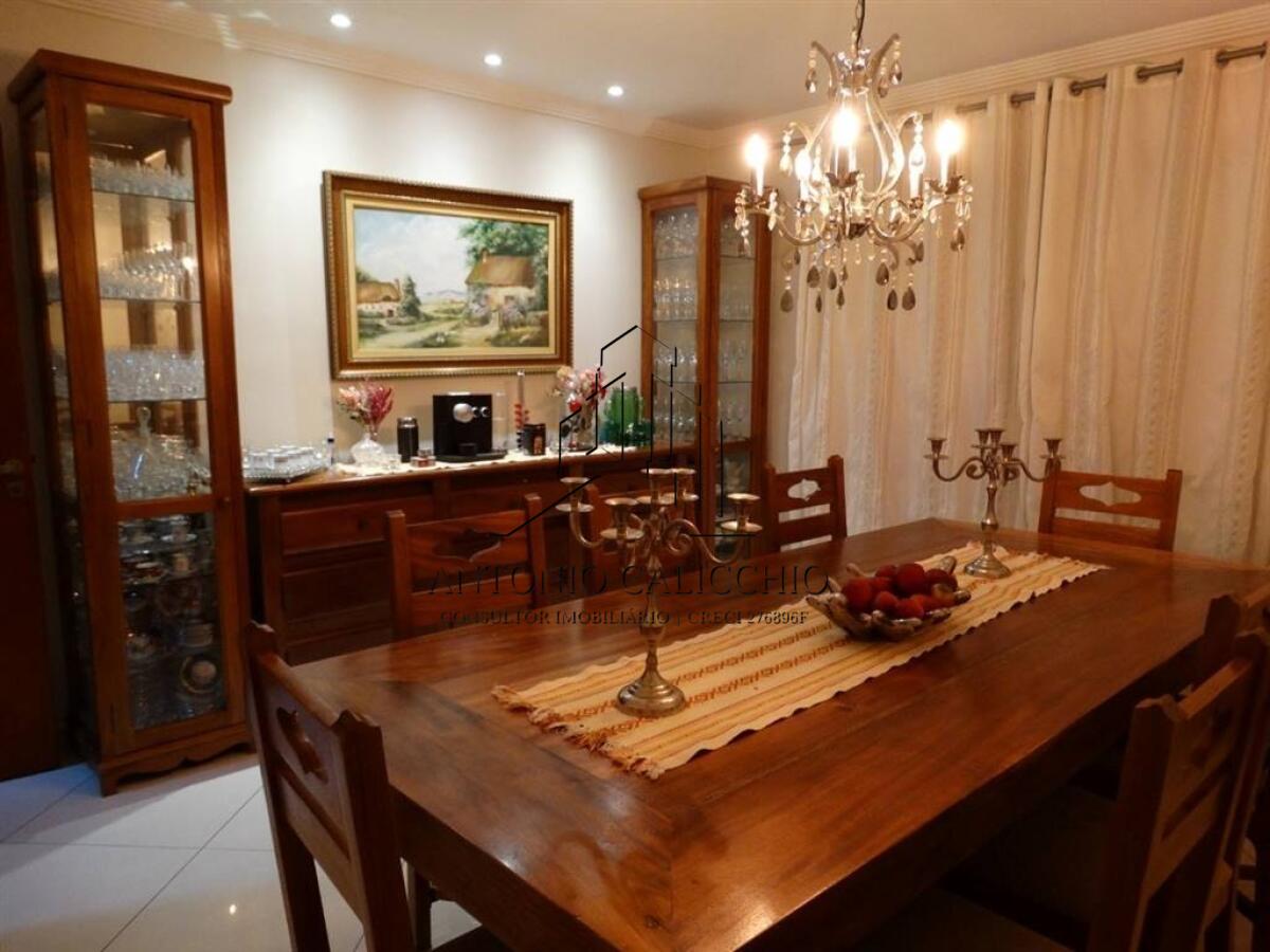 Casa com 5 quartos e 450 m² em Vila Guilhermina, Praia Grande