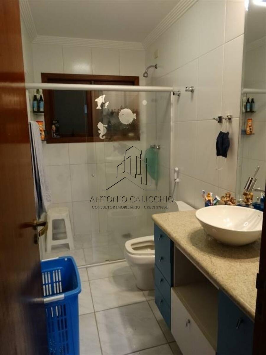 Casa com 5 quartos e 450 m² em Vila Guilhermina, Praia Grande