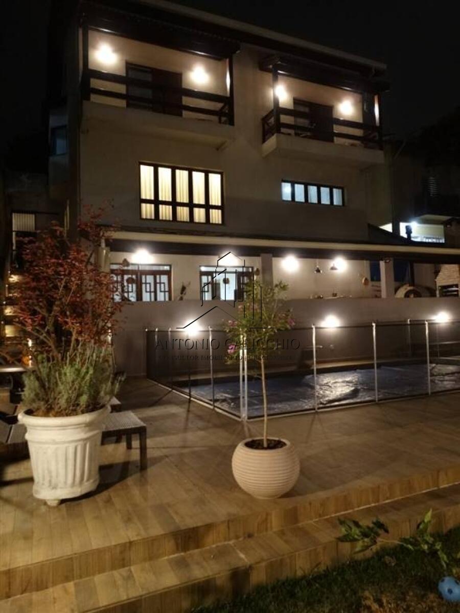 Casa com 5 quartos e 450 m² em Vila Guilhermina, Praia Grande