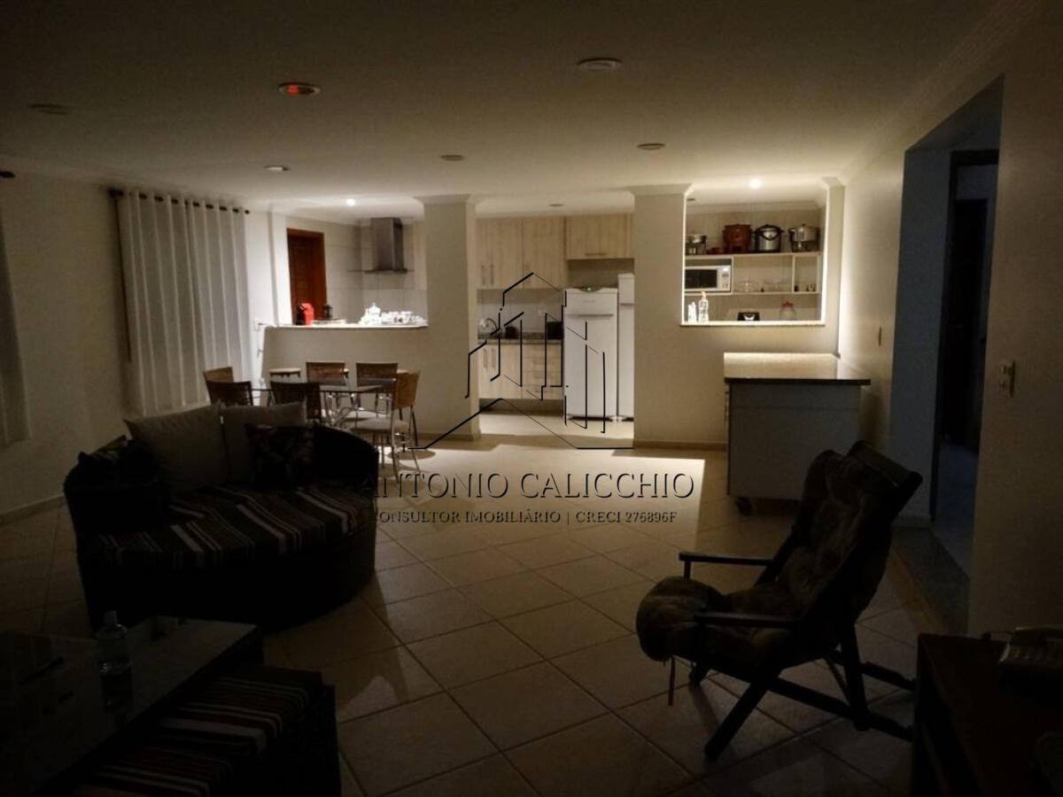 Casa com 5 quartos e 450 m² em Vila Guilhermina, Praia Grande